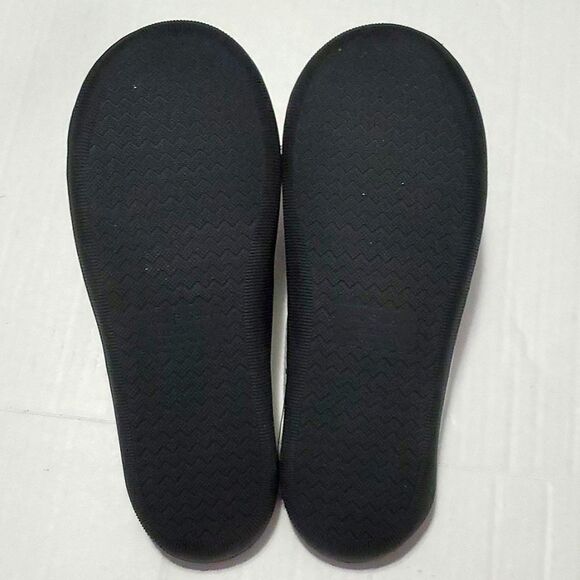 Vera Bradley Christmas Polar Bear & Fox Gray Fuzzy Slip On Slippers - Picture 7 of 8